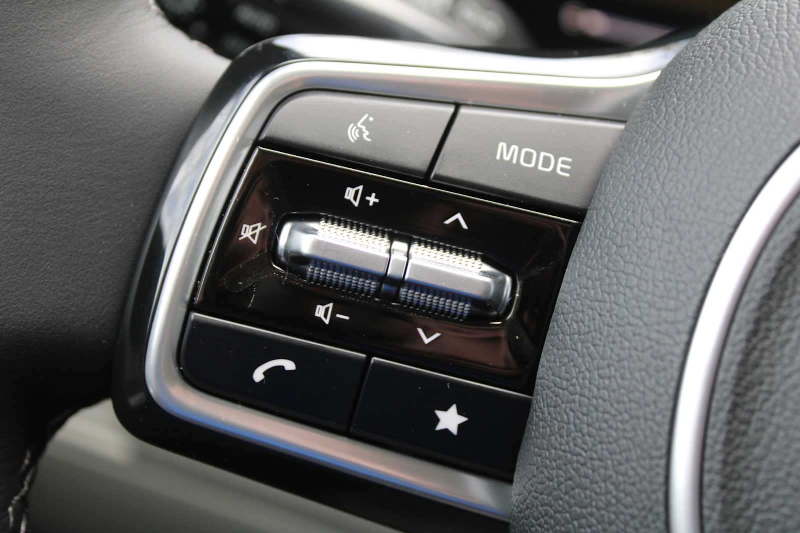 2026 Kia Sorento S photo 24