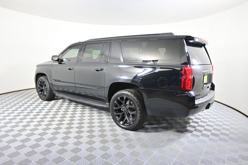 2019 Chevrolet Suburban Premier photo 3