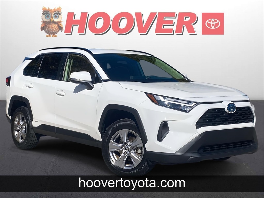 2023 Toyota RAV4 XLE's photo