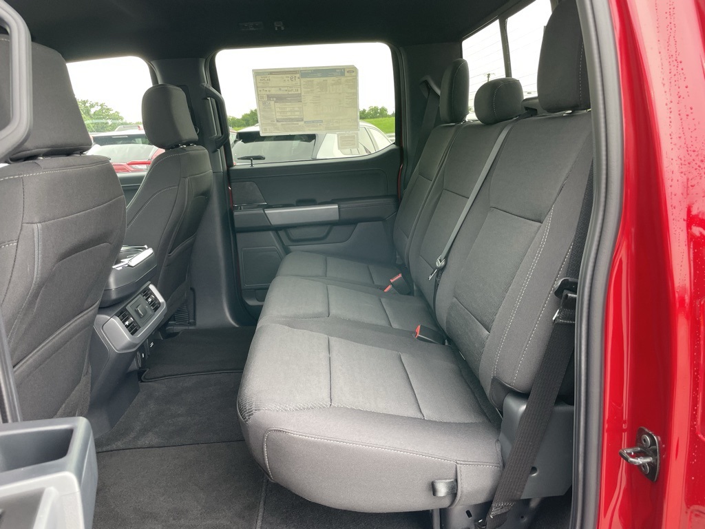 2025 Ford F-150 XLT photo 8