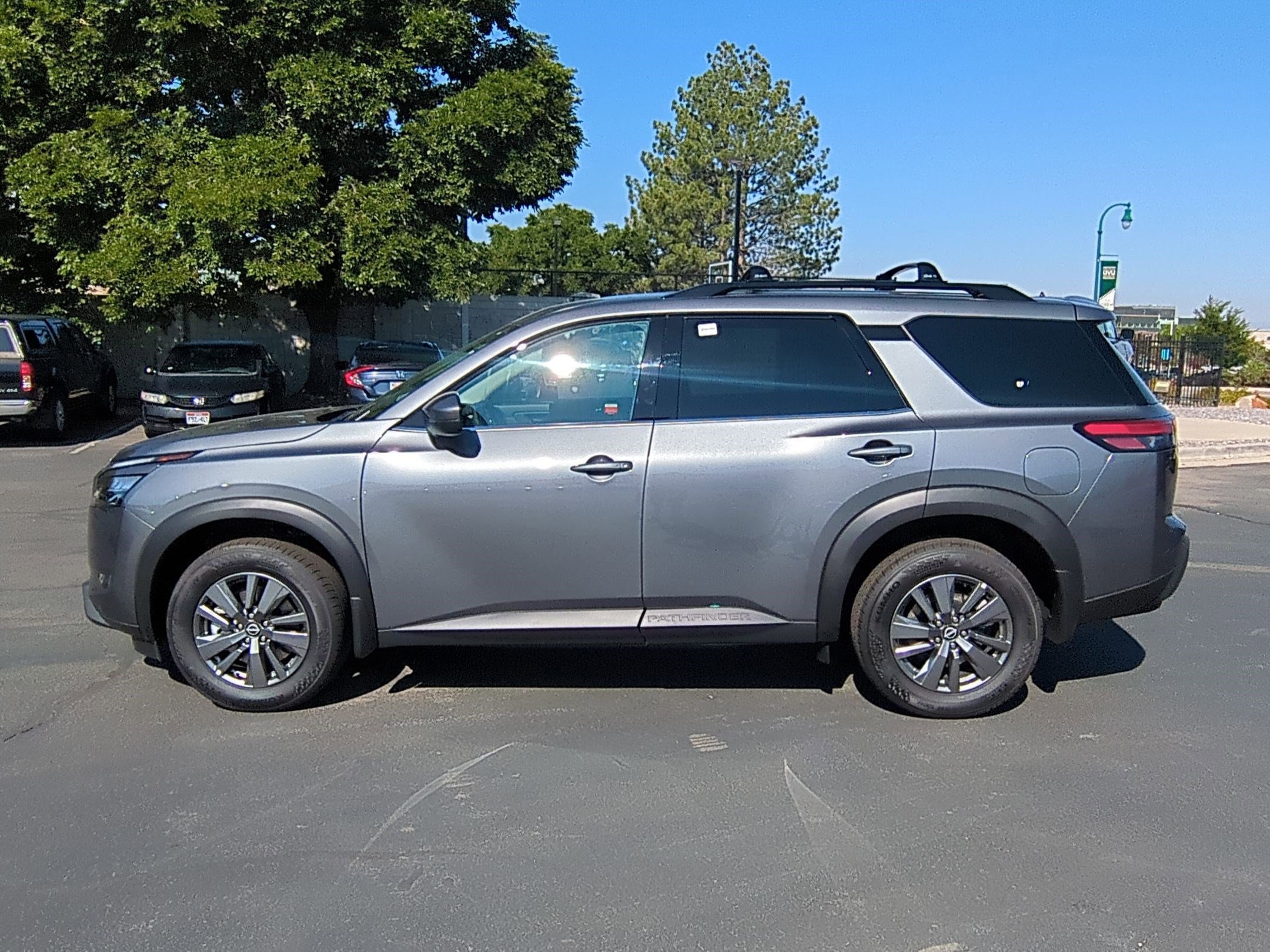 2025 Nissan Pathfinder SV photo 3