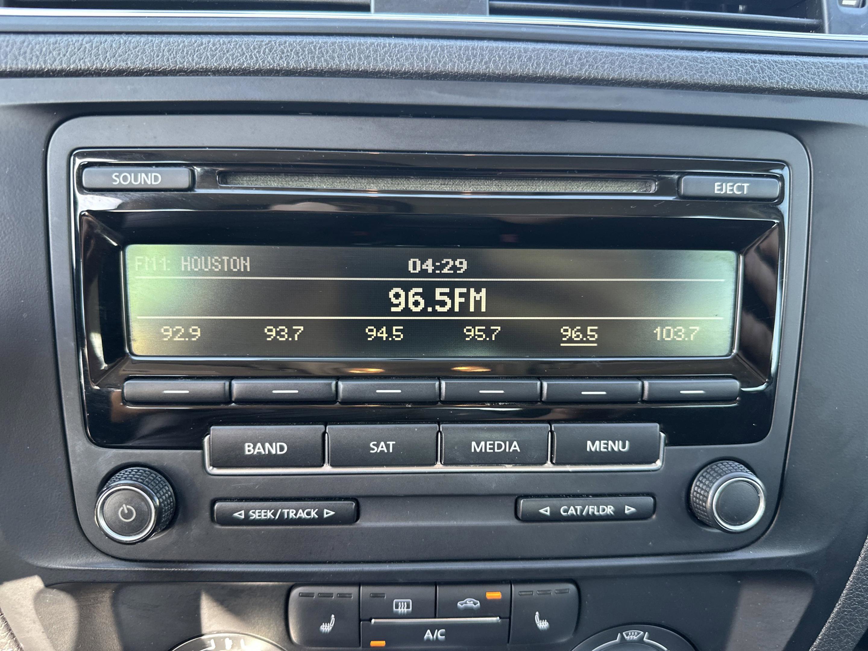 2015 Volkswagen Jetta 1.8T SE photo 16