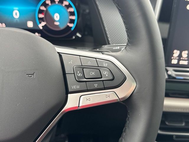 2025 Volkswagen Atlas Cross Sport SEL Premium R-Line photo 22