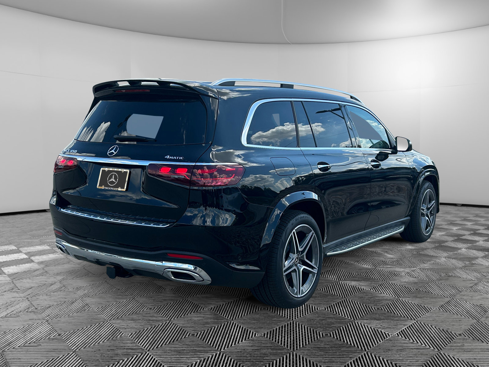 2025 Mercedes Benz GLS 450 4MATIC photo 5