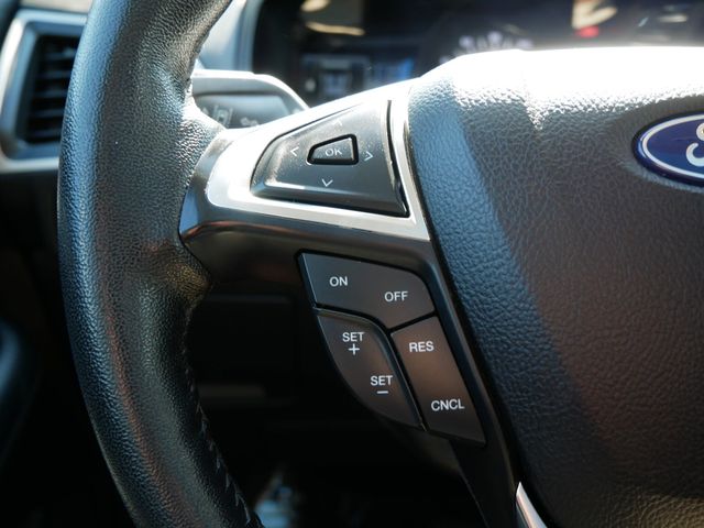 2022 Ford Edge SEL photo 22