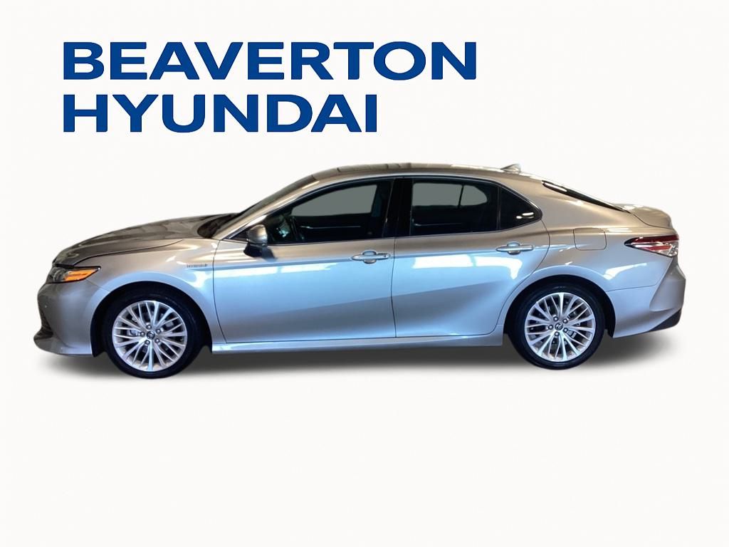 2018 Toyota Camry Hybrid XLE photo 3