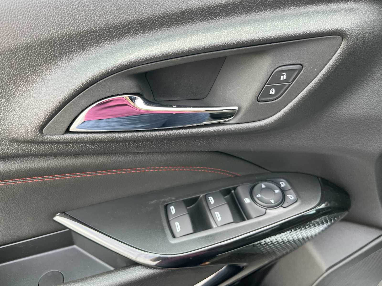 2025 Chevrolet Trax photo 13