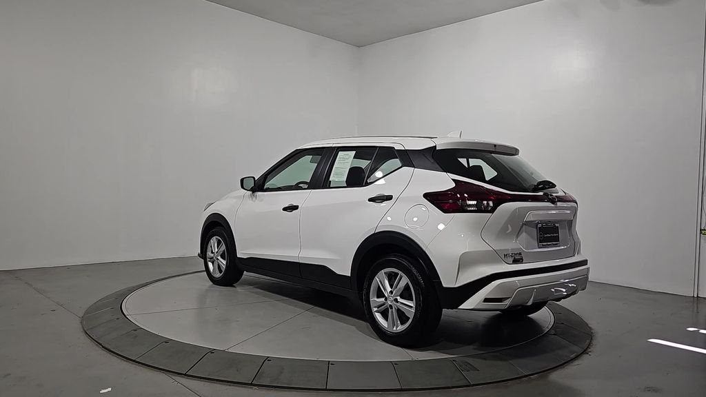 2024 Nissan Kicks S photo 3