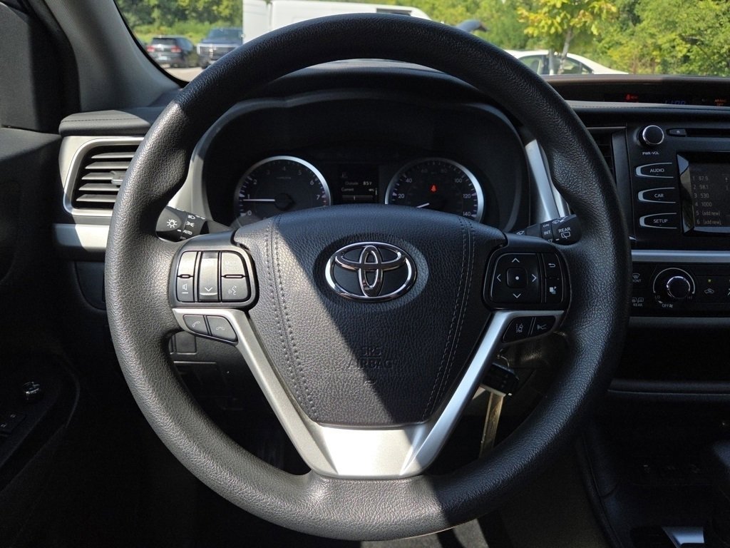 2019 Toyota Highlander LE Plus photo 24