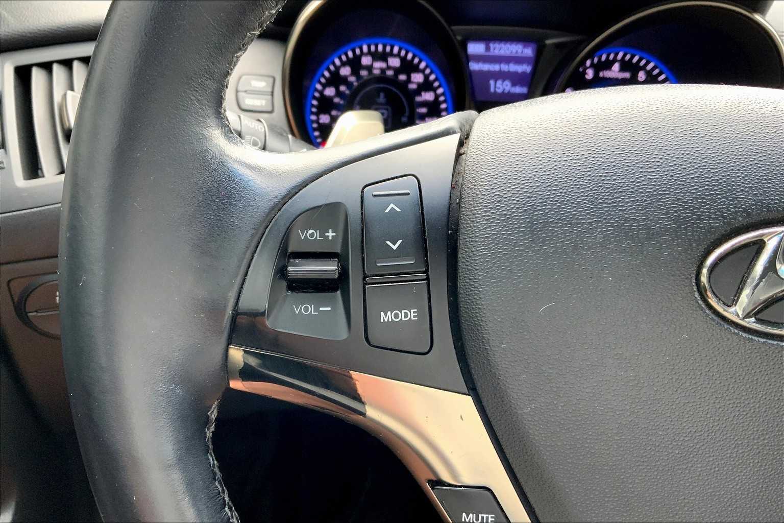 2014 Hyundai Genesis 3.8 photo 22