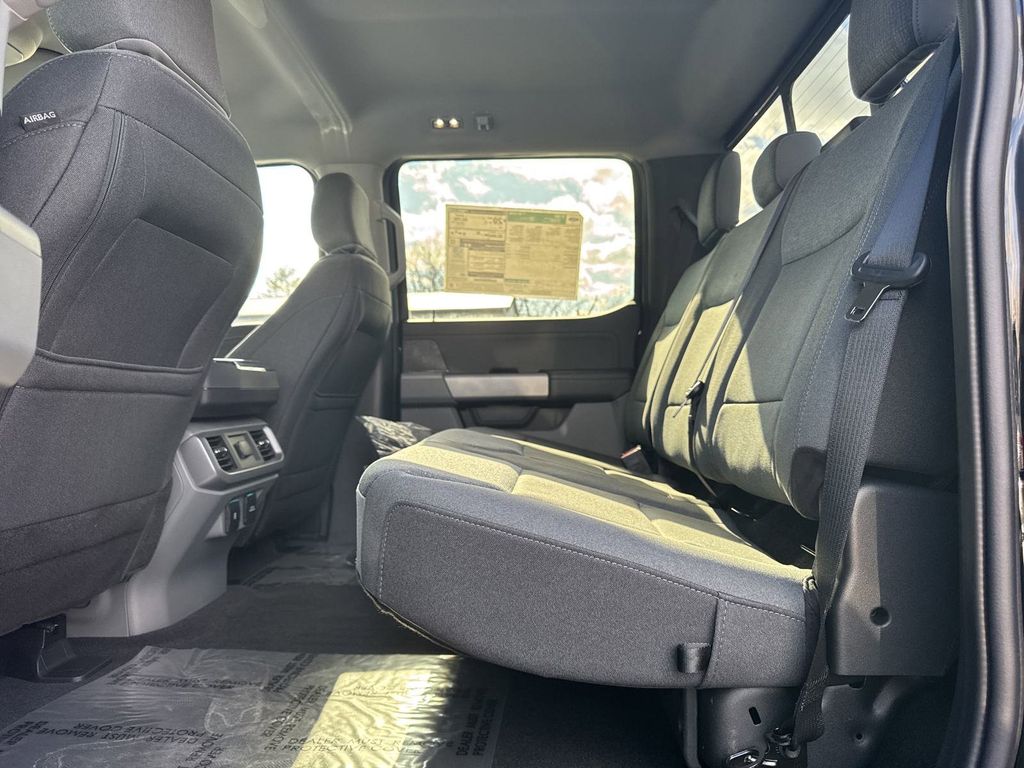 2025 Ford F-150 XLT photo 31