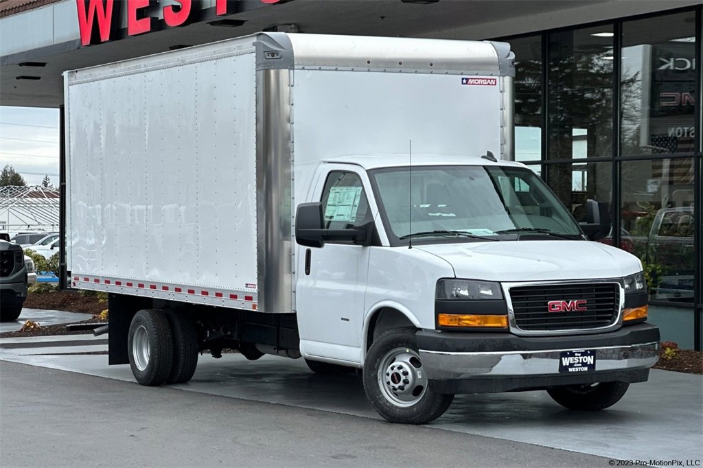 2025 GMC Savana Cutaway Work Van's photo