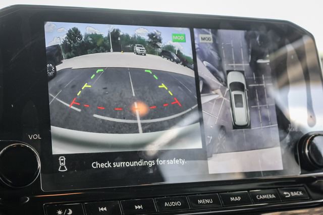 2023 Nissan Pathfinder Platinum photo 15