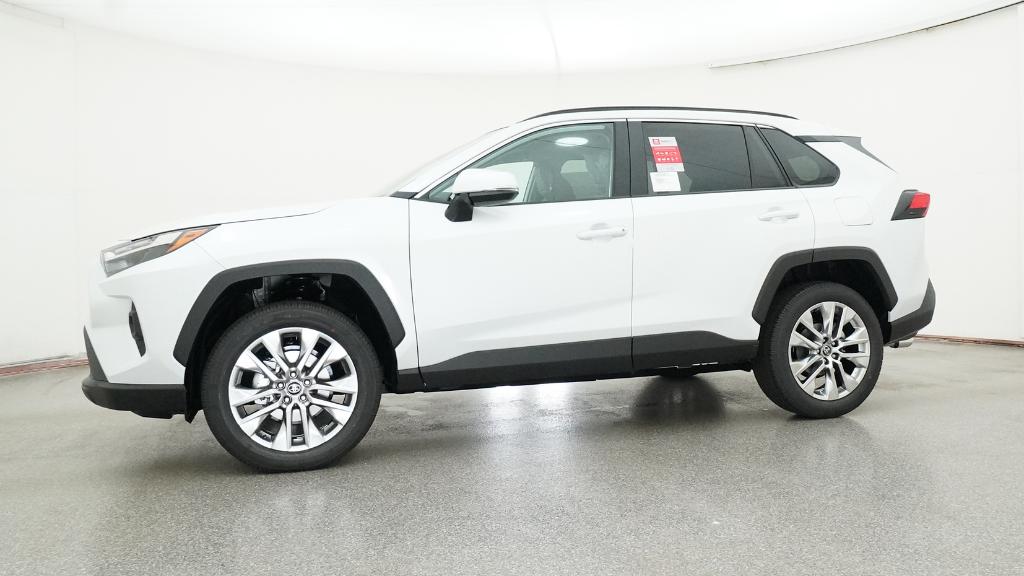 2025 Toyota RAV4 XLE Premium photo 7