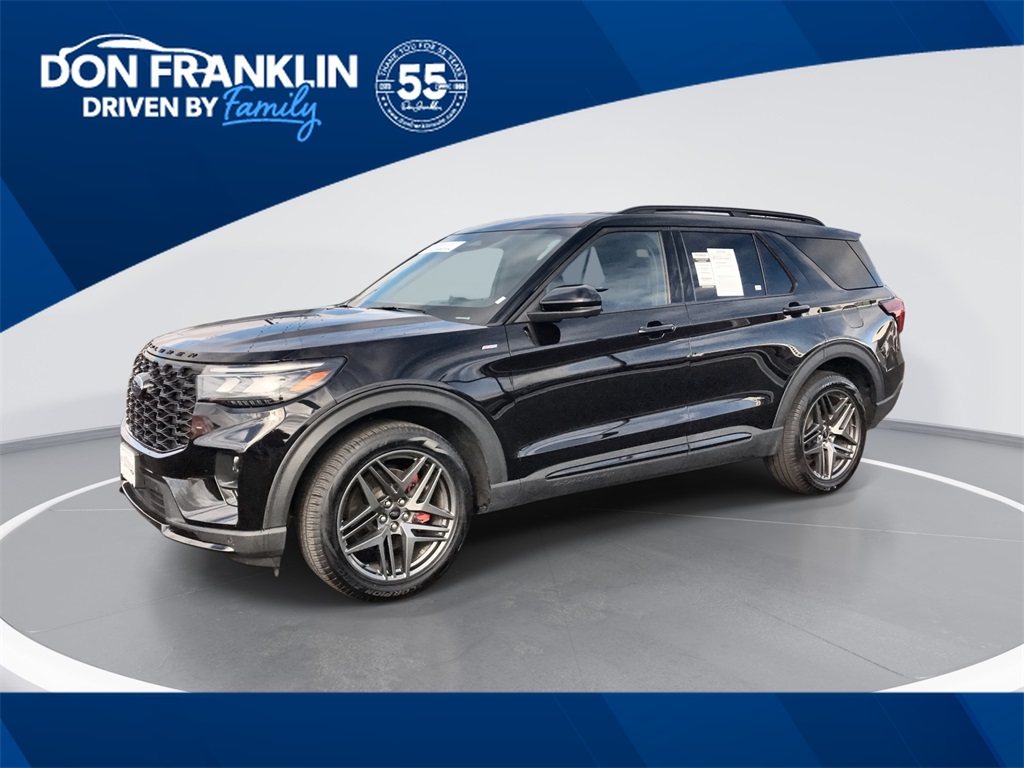 2025 Ford Explorer ST-LINE's photo