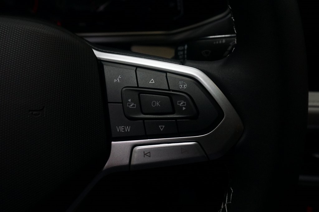 2025 Volkswagen Taos SEL photo 18