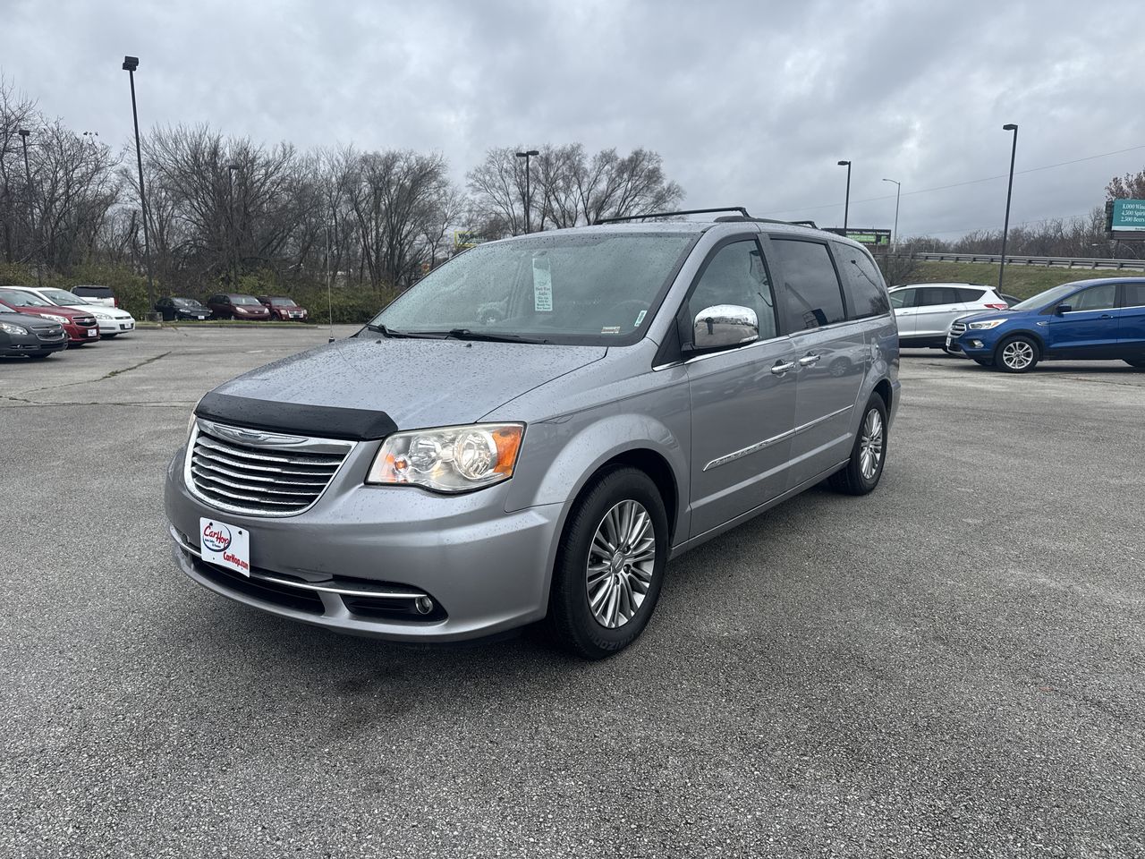 2014 Chrysler Town & Country Touring-L's photo