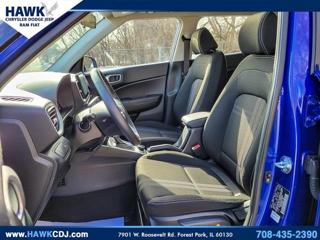 2025 HYUNDAI VENUE - Image 8