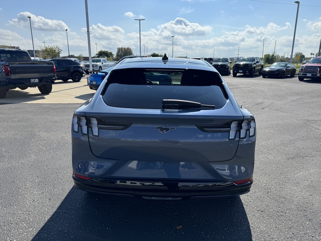2024 Ford Mustang Mach-E Premium photo 4