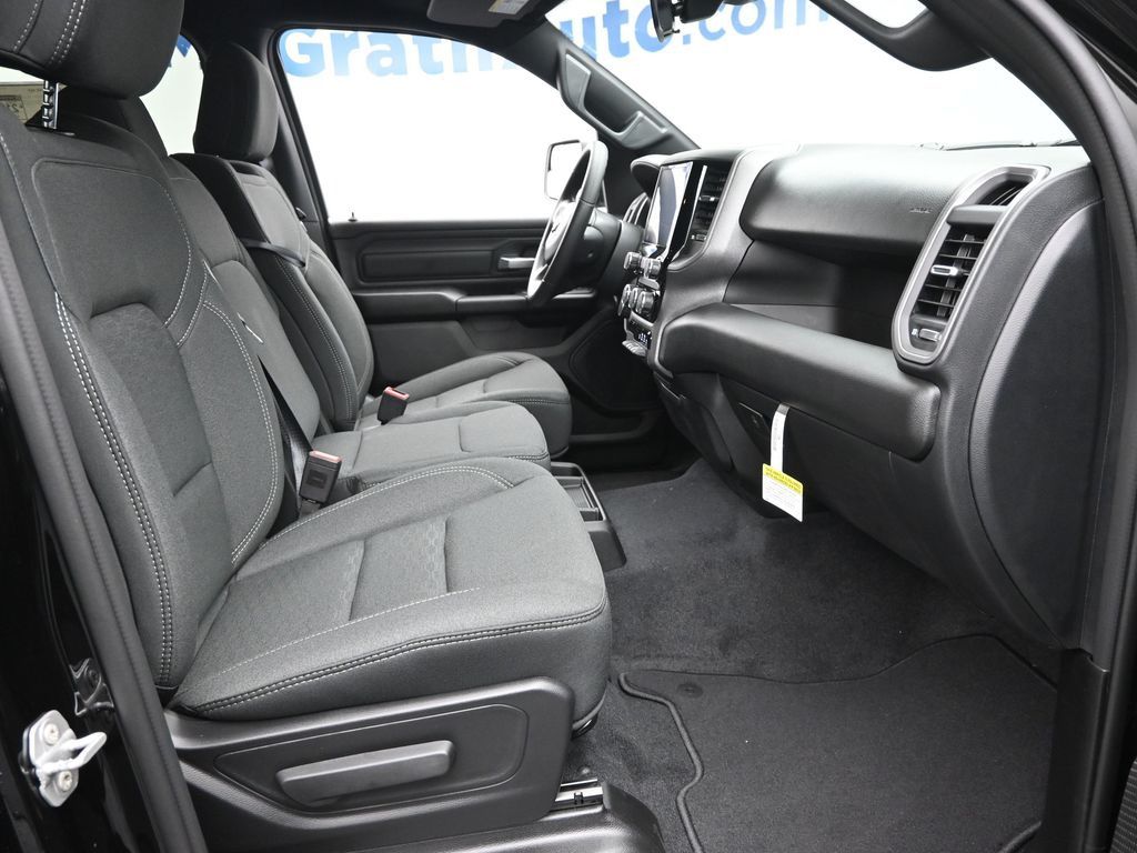 2025 Ram 1500 Tradesman photo 5