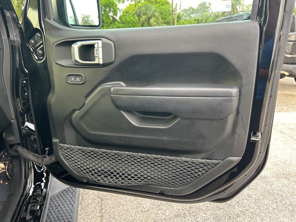 2023 Jeep Wrangler Willys photo 24