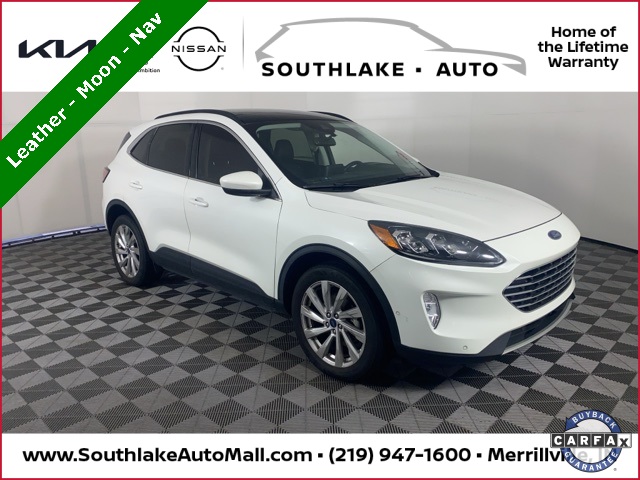 2022 Ford Escape Titanium's photo