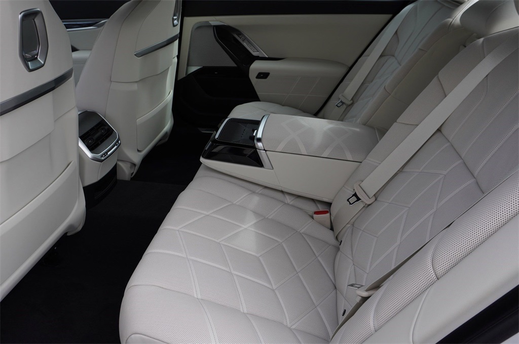 2024 Bmw i7 xDrive60 photo 19