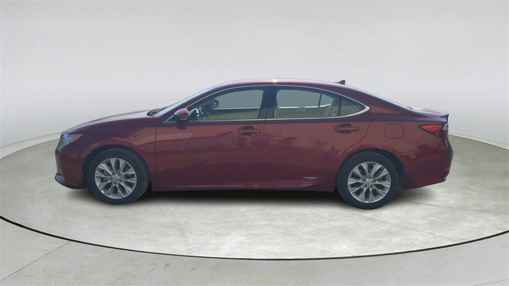 2013 Lexus ES 300h photo 4