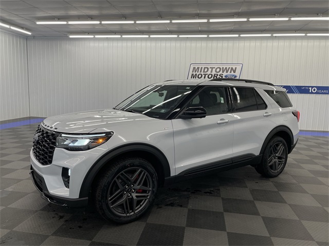 2026 Ford Explorer ST-LINE's photo