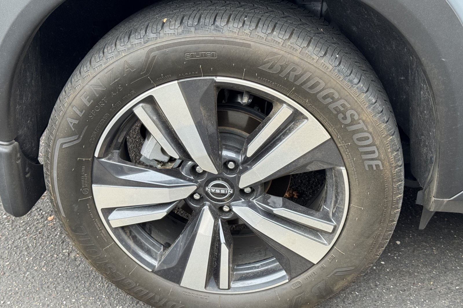 2023 Nissan Rogue SL photo 5