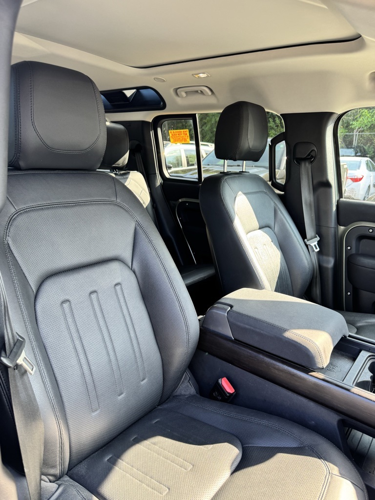2021 Land Rover Defender 110 S photo 13