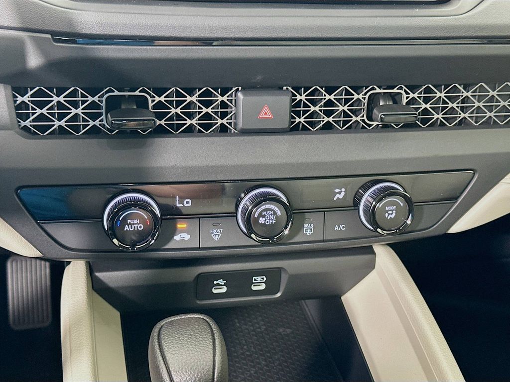 2025 Honda Accord LX photo 13