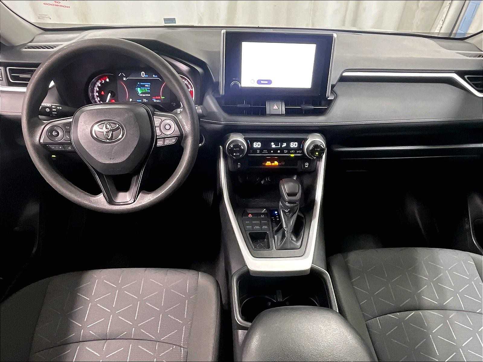 2023 Toyota RAV4 XLE photo 21