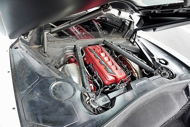 Used 2021 White Chevrolet Stingray image 14