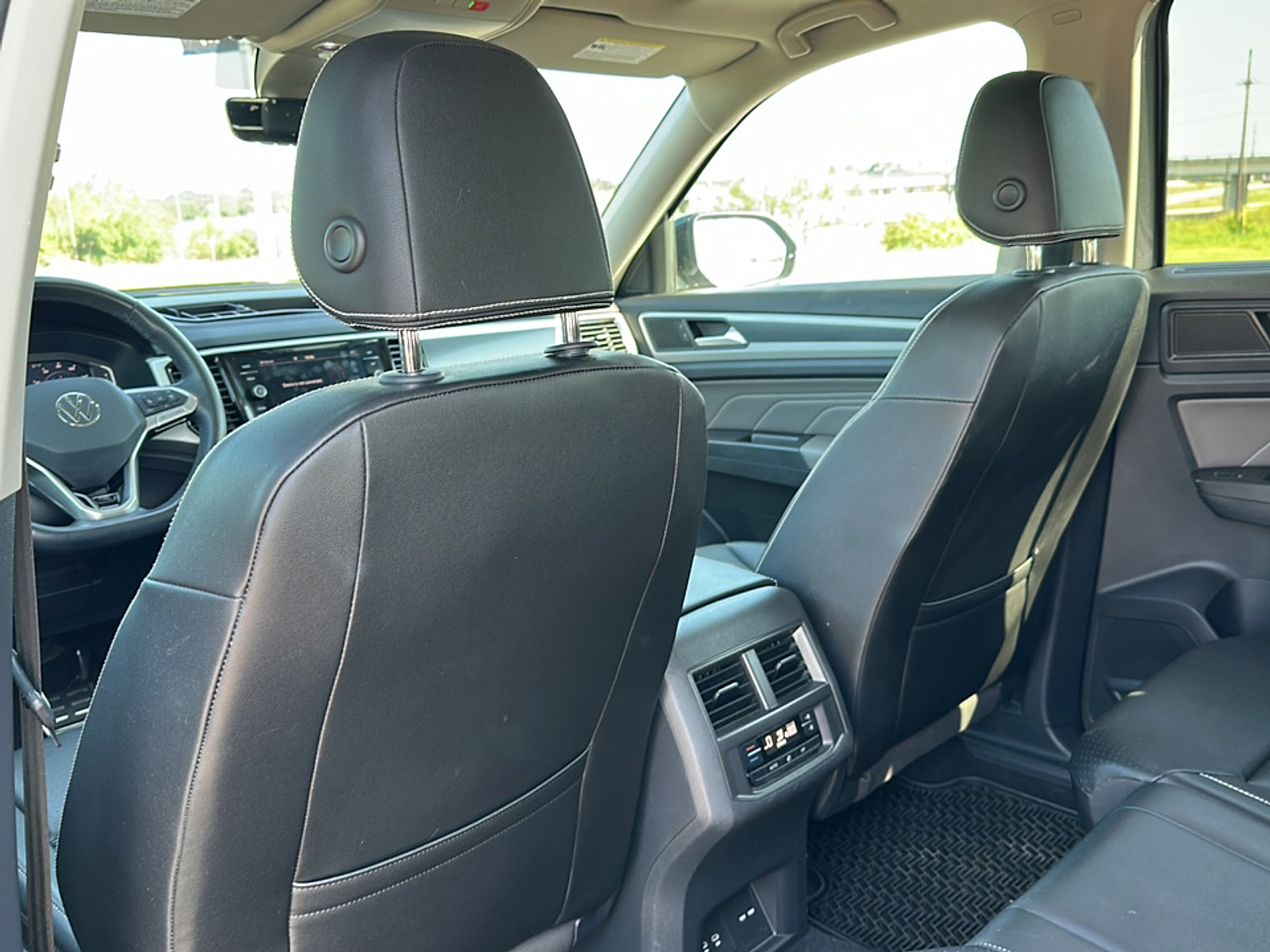 2023 Volkswagen Atlas V6 SEL R-Line photo 5