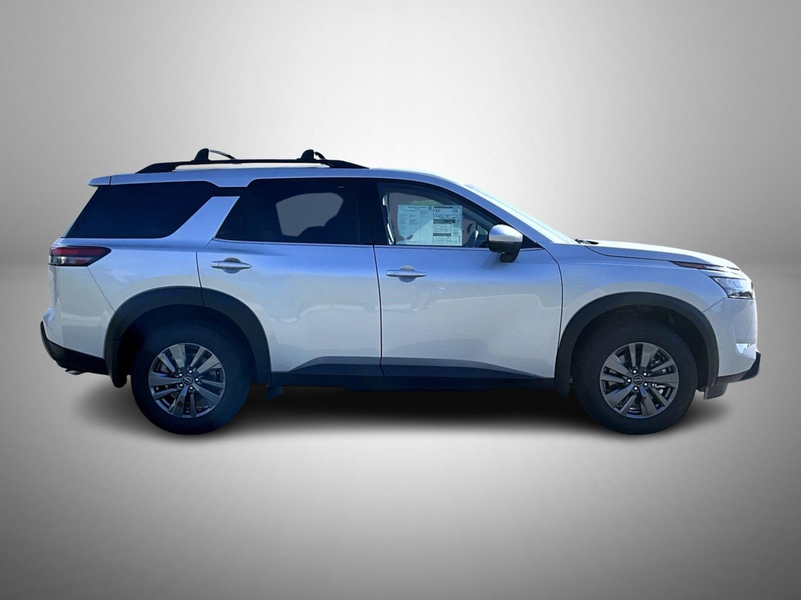 2025 Nissan Pathfinder SV photo 4