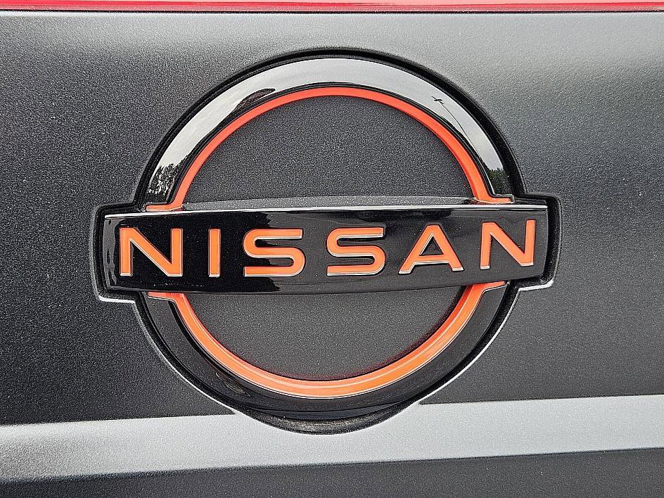 2025 Nissan Frontier Crew Cab PRO-4X photo 11