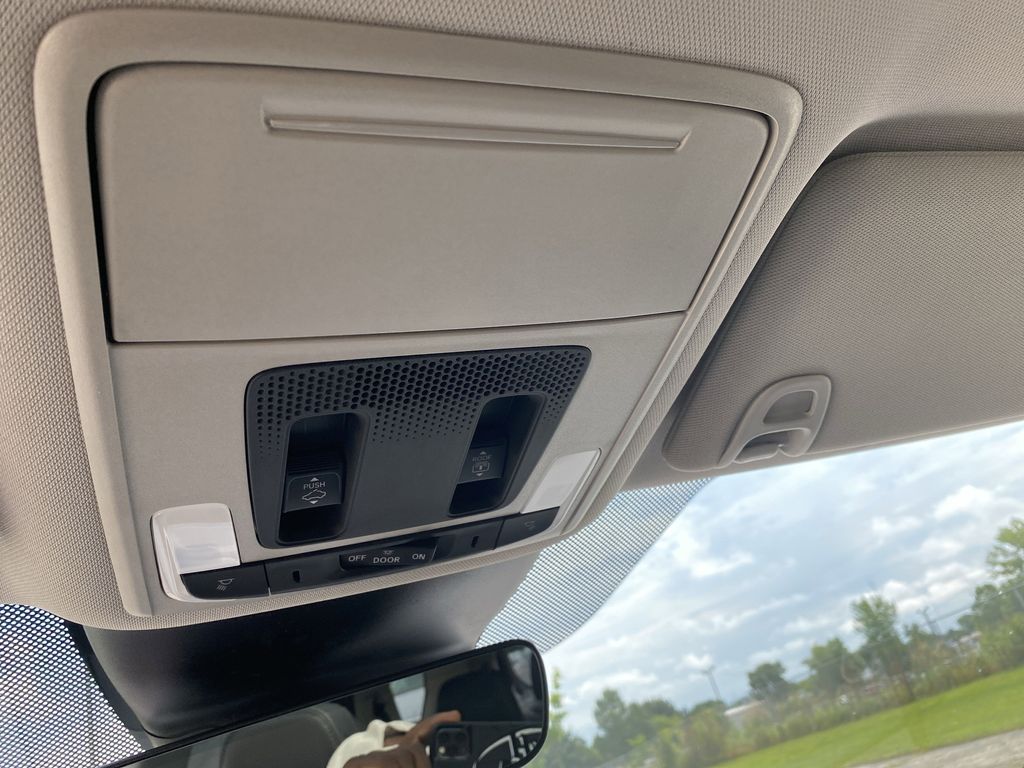 2025 Honda Pilot Touring photo 24