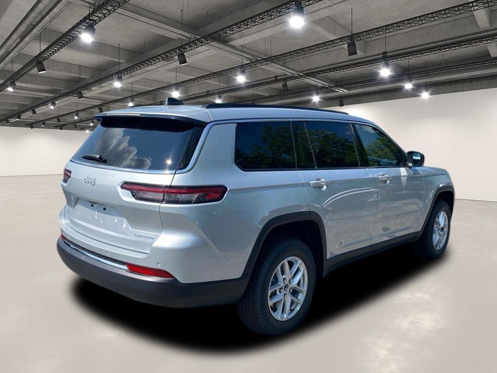 2025 Jeep Grand Cherokee Laredo X photo 4