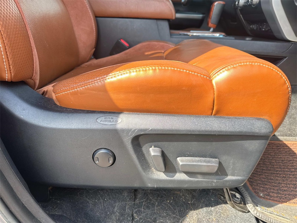 2020 Toyota Tundra Platinum Grade photo 12