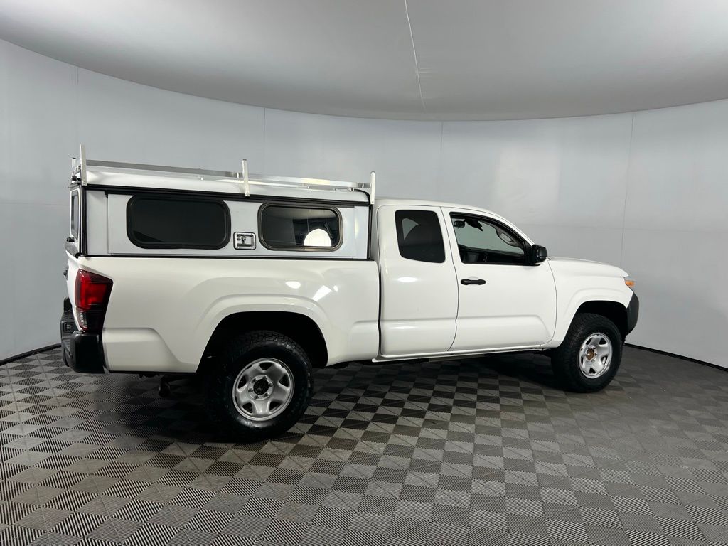 2022 Toyota Tacoma SR photo 4