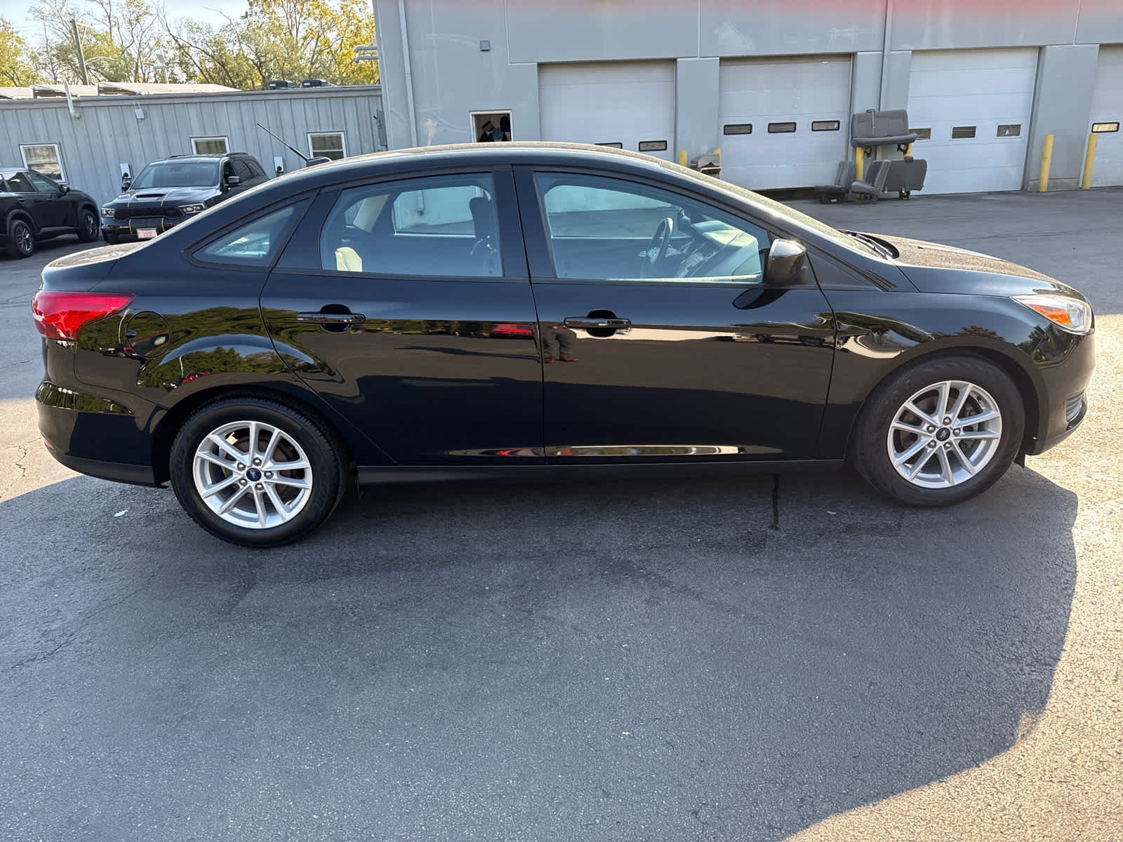 2018 Ford Focus SE photo 2