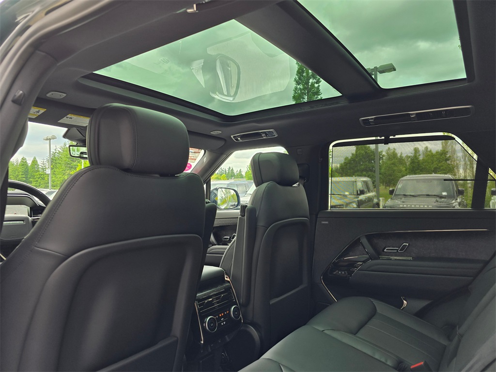 2025 Land Rover Range Rover Sport SE photo 24