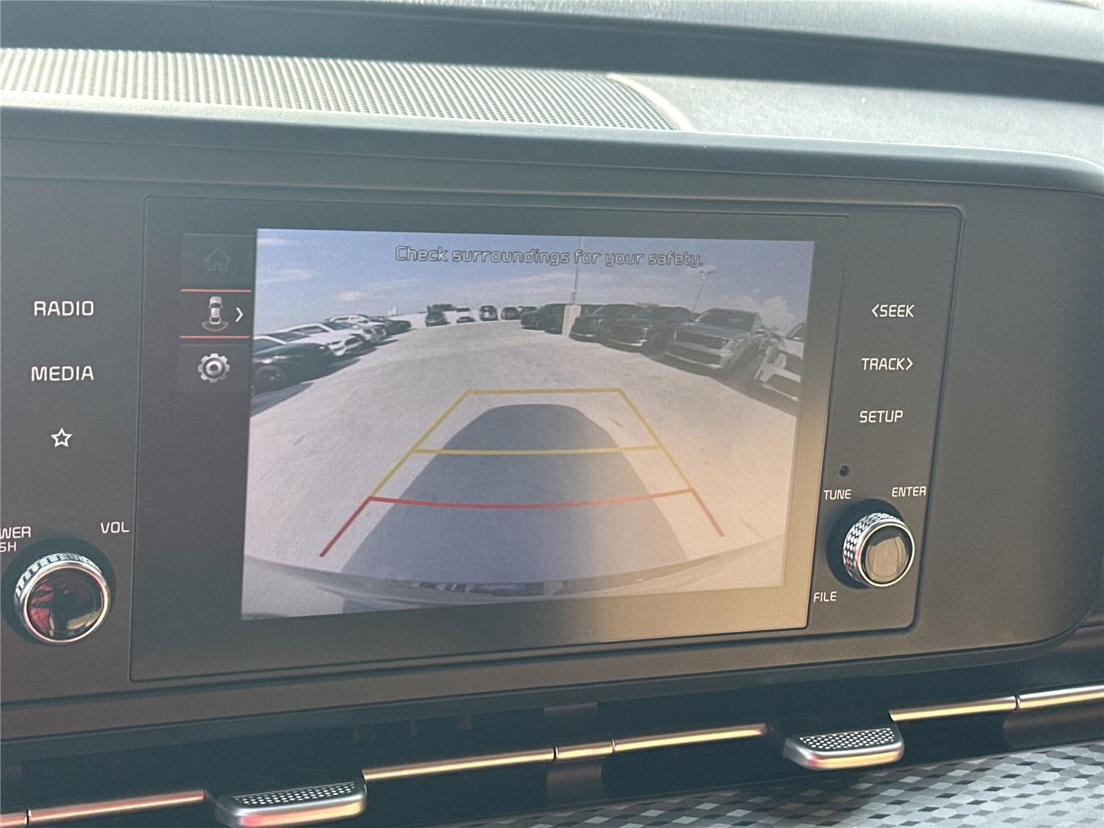 2023 Kia Carnival LX photo 15