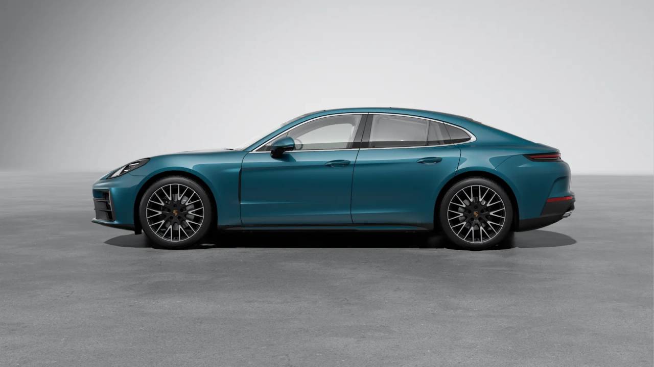 2026 Porsche Panamera Base photo 2