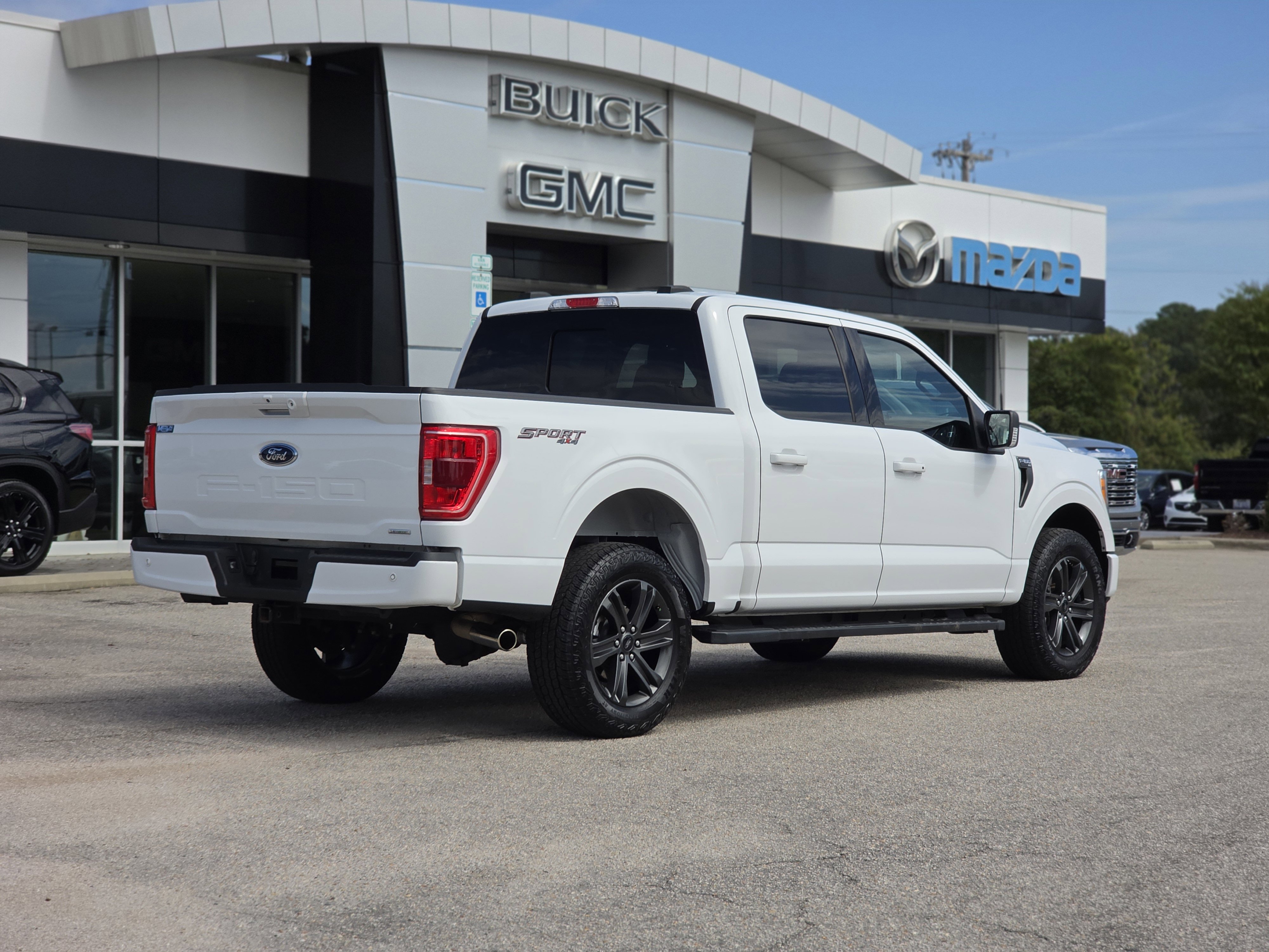 2023 Ford F-150 XLT photo 3