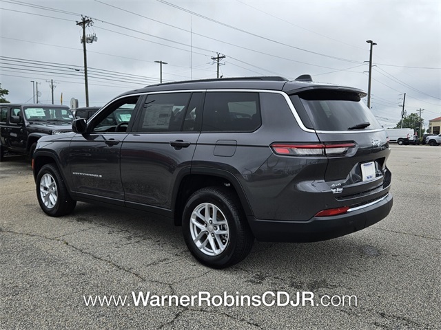 2025 Jeep Grand Cherokee Laredo photo 10