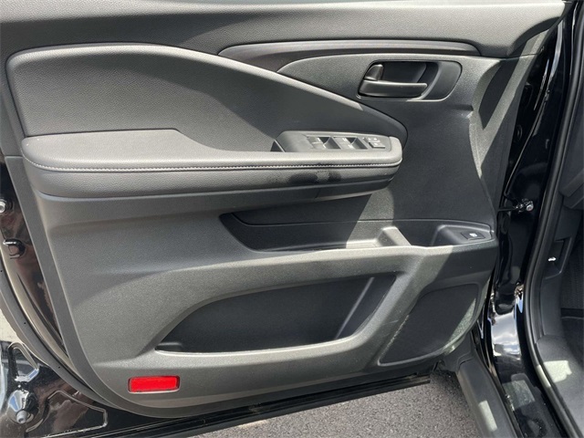 2025 Honda Ridgeline Sport photo 8
