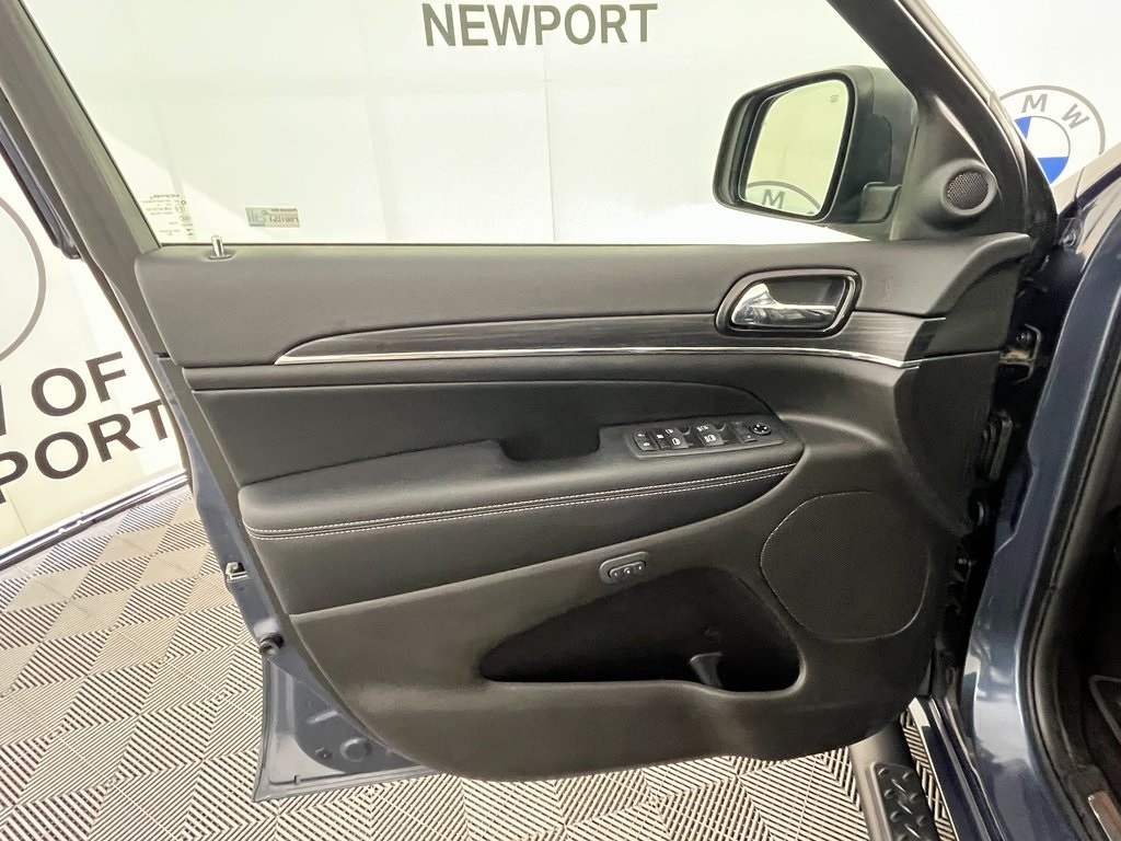 2021 Jeep Grand Cherokee Anniversary Edition photo 24