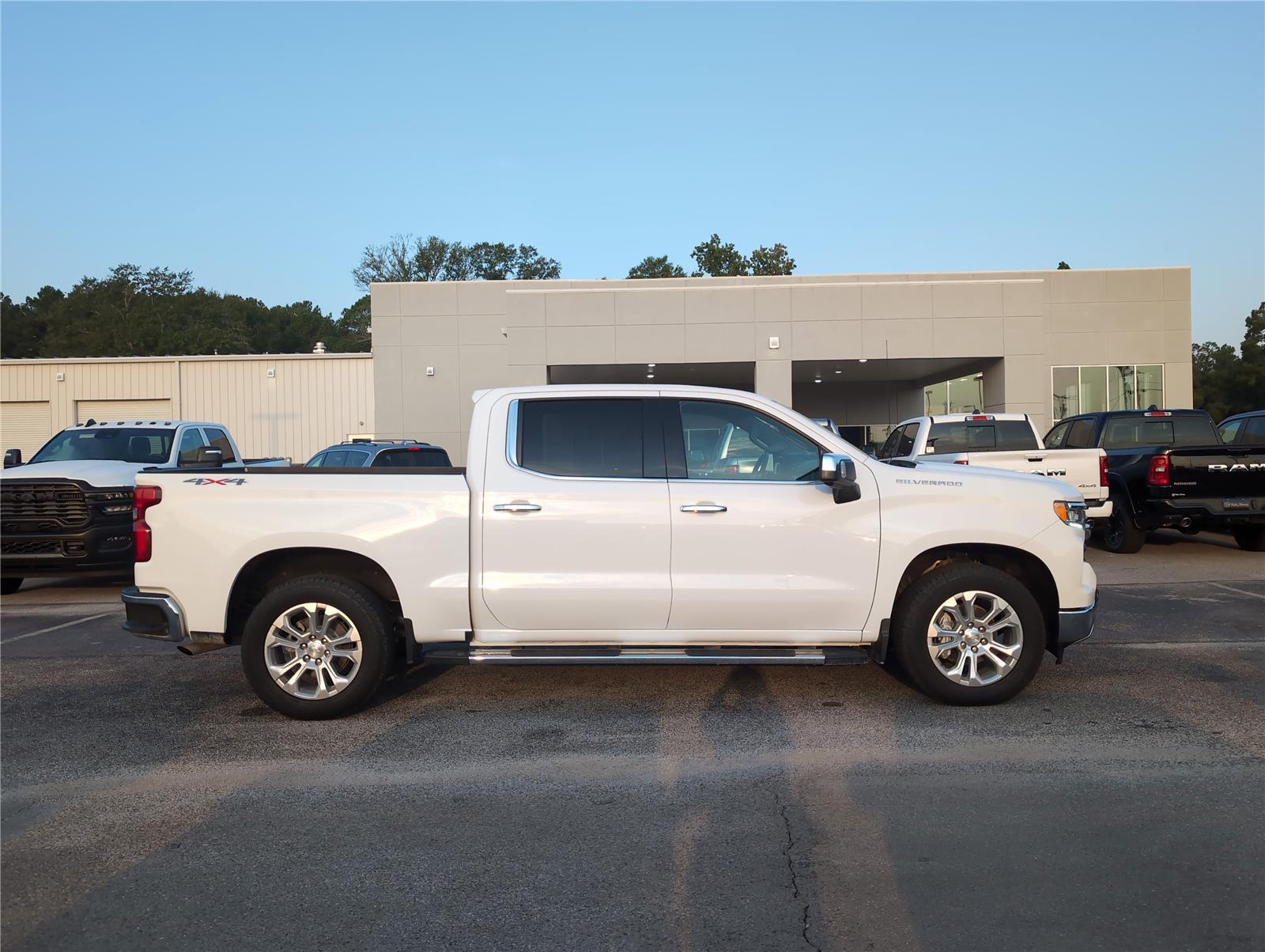 2023 Chevrolet Silverado 1500 LTZ photo 6